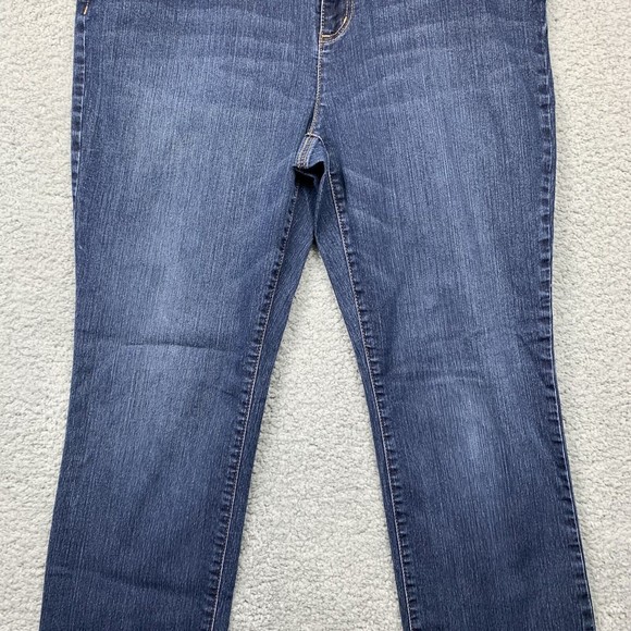 Chicos Jeans Womens Chicos Size 2 Regular US 12/14 Medium Wash Mid Rise - Picture 3 of 12